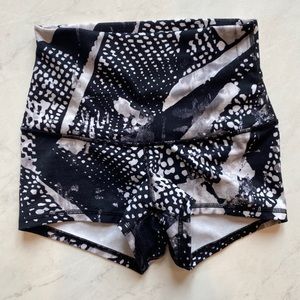 Lululemon Boogie Yoga Shorts (Roll Down)